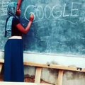 Cette prof veut apprendre à ses élèves à lire Google. A mourir de rire !