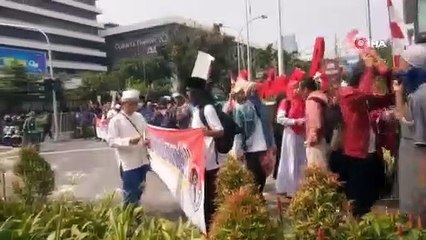 - Endonezya’da Seçim Protestolarında Arbede: 6 Ölü, 200 Yaralı, 69 Gözaltı