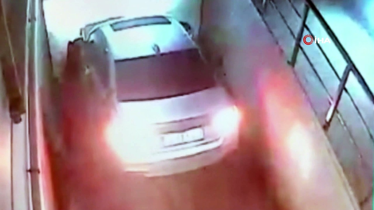 - Kadıköy’de site otoparkından araç çalan hırsız kamerada