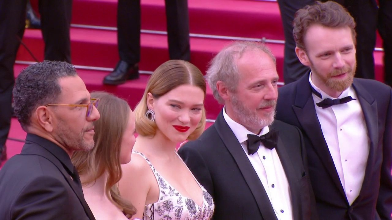 L'équipe de "Roubaix une lumière" sur le tapis rouge - Cannes 2019