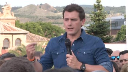 Rivera, sobre su visita al pueblo de Ternera: "Es simbólico que donde se rinde homenaje a un terrorista alguien tenga la dignidad de homenajear sus víctimas"