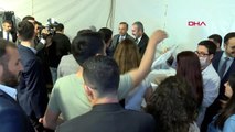 Adalet Bakan Gül, İftar Çadırında Vatandaşa Yemek Dağıttı