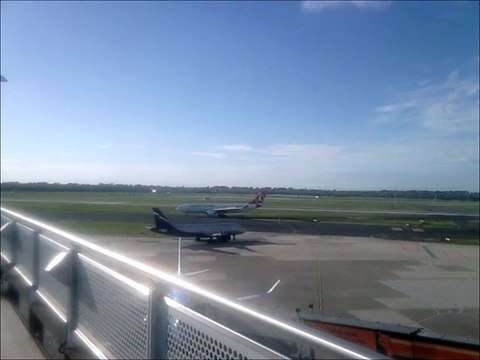 Türk Hava Yollari Ucagi Düsseldorf Havaalanina Inis görüntüsü. Almanya .Türkish Airline Landet Düsseldorfer Flughafen.09.09.2018 Airline Landet Düsseldorfer Flughafen.09.09.2018