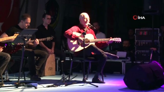 Sunay Akın ve İlhan Şeşen Karabük’te sevenleri ile bir araya geldi