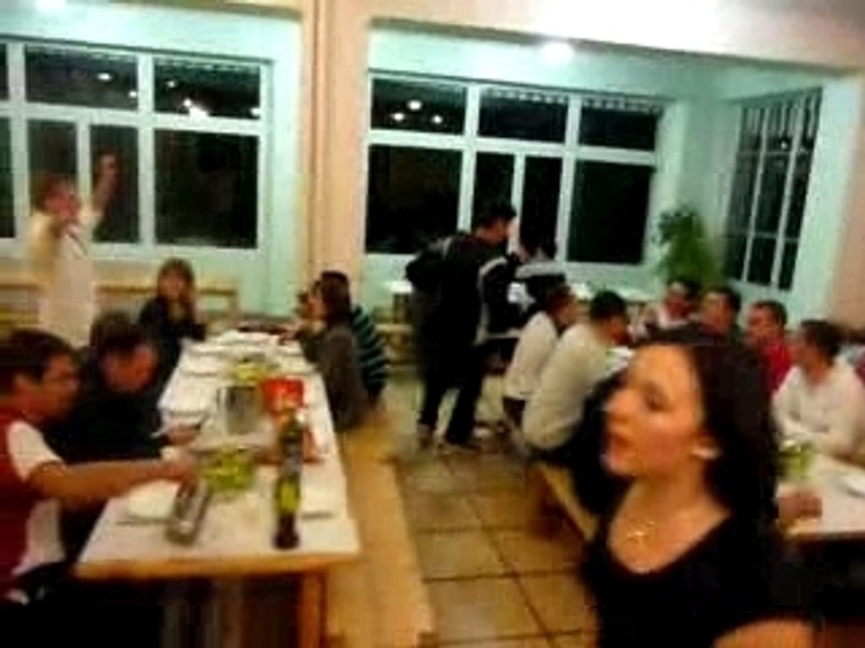 La chorale des skieurs affamés