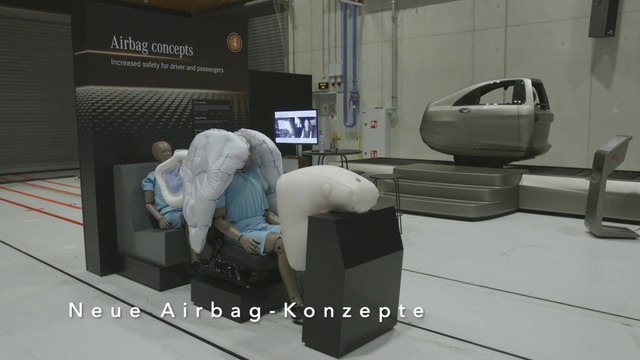 Mercedes-Benz ESF 2019 TecDay - Neue Airbag-Konzepte und Sicherheitskarosserie