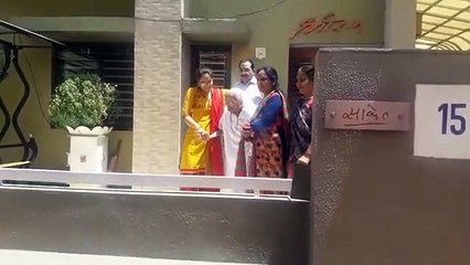 প্ৰধানমন্ত্ৰী নৰেন্দ্ৰ মোদীৰ উত্থানত মাতৃৰ আনন্দ প্ৰকাশ, চাওক ভিডিঅ’