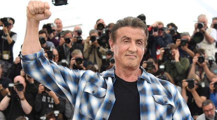 Sylvester Stallone shows his muscles in Cannes 2019