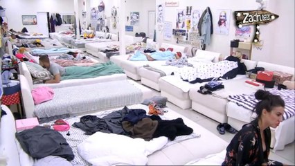 NADEŽDA NOGOM RAZBIJALA KAPIJU ZADRUGE I TRAŽILA DA  IDE KUĆI! "Lečim se od batina..."  Bilićeva je u totalnom psihičko rastrojstvu!