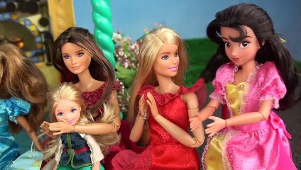 Disney Coco Miguel Sorprende a Barbie y Princesa Elena en La Fiesta del Castillo
