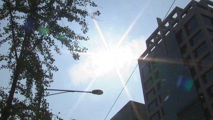 [날씨] 올여름도 역대급 폭염...늦은 장마에 국지성 호우 / YTN