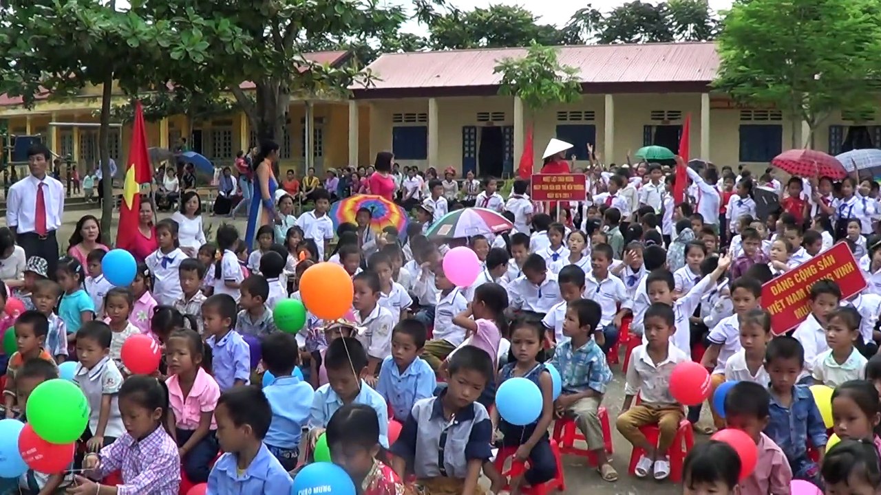 Vietnamese folk games, take you back to your childhood: the seat robbery