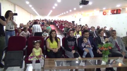 Beytüşşebap'ta Babalar, 'Kız Çocuklarını Okula Göndermiyorlar' Algısına Karşı Okumayı Söken Kızları...