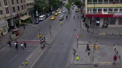 Şişli’de feci kaza...Kırmızı ışıkta geçen gence otomobil böyle çarptı