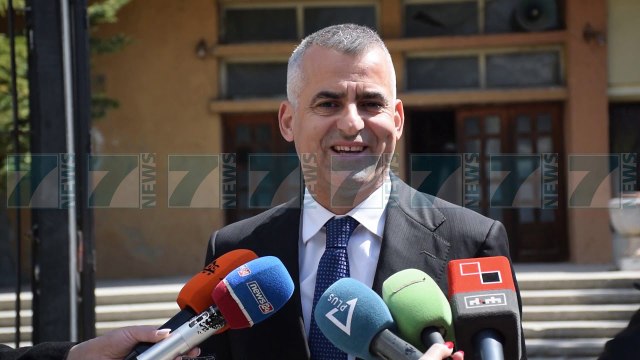 DULE KERKON QEVERI TRANZITORE E ZGJEDHJE TE PARAKOHSHME - News, Lajme - Kanali 7