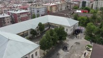 Sivas'ta Eski Yarı Açık Cezaevinin Yıkımına Başlandı