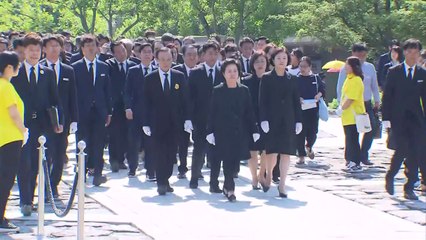 盧 전 대통령 10주기 추도식 엄수..."노무현의 꿈 위해 전진" / YTN
