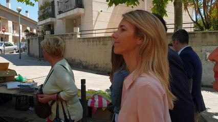 Álvarez de Toledo visita un mercado en Santa Coloma