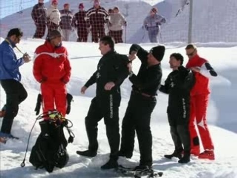 Plongee sous glace à Piau Engaly (65), Pyrénées, France