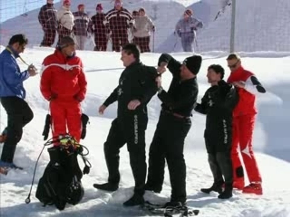 Plongee sous glace à Piau Engaly (65), Pyrénées, France