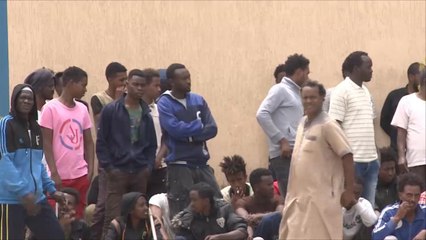 حتى مراكز اللاجئين لم تسلم من نيران حفتر