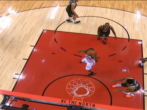 لقطة: كرة سلّة: كاوهي ليونارد يتخطى جيانيس ويُسجّل سلّة ساحقة متقنة