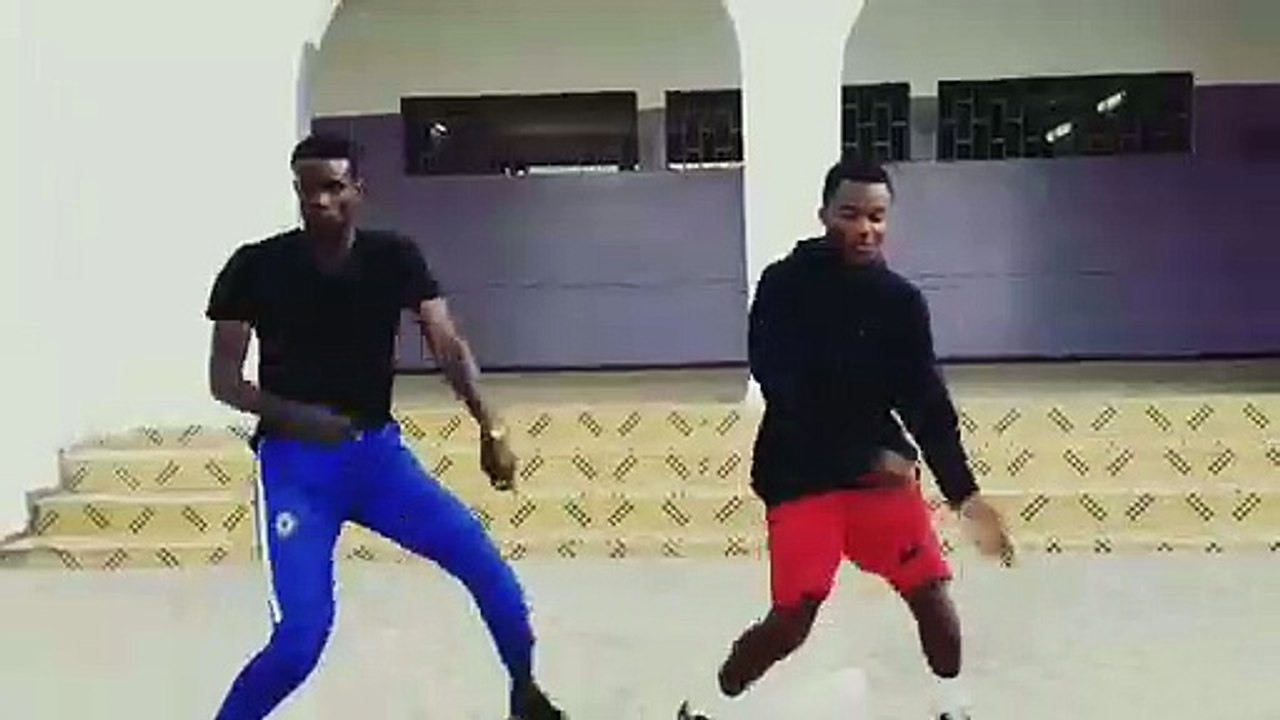 Ces deux jeunes garçons ont relevés le Oh My Gosh Challenge. Admirez !