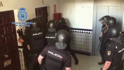 Detenido en las Tres Mil tras amenazar con hacer estallar su edificio con siete bombonas