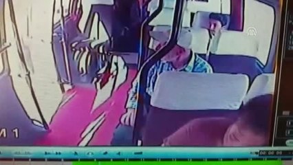 Kıyafetleri kirli olan çocuğun minibüste oturtulmadığı iddiası