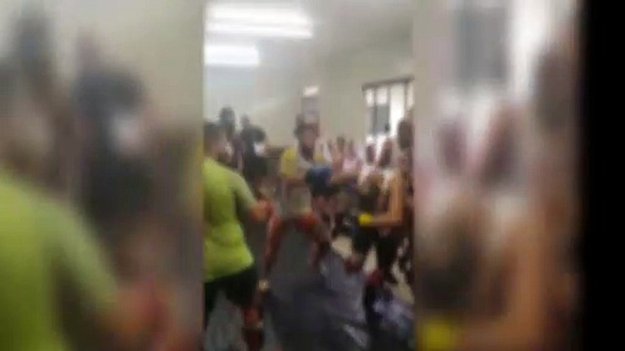 Três contra um: vídeos mostram treinamento dos novos guardas