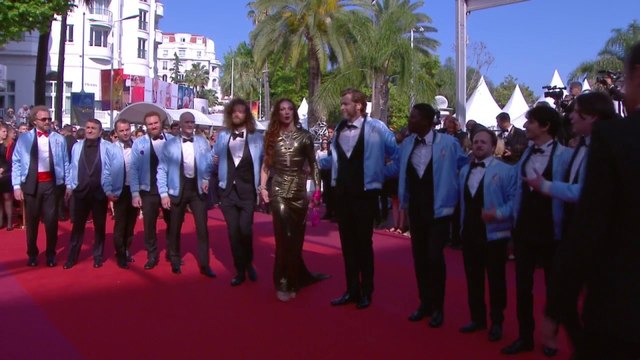 L'équipe des Crevettes Pailletées illumine le tapis rouge - Cannes 2019