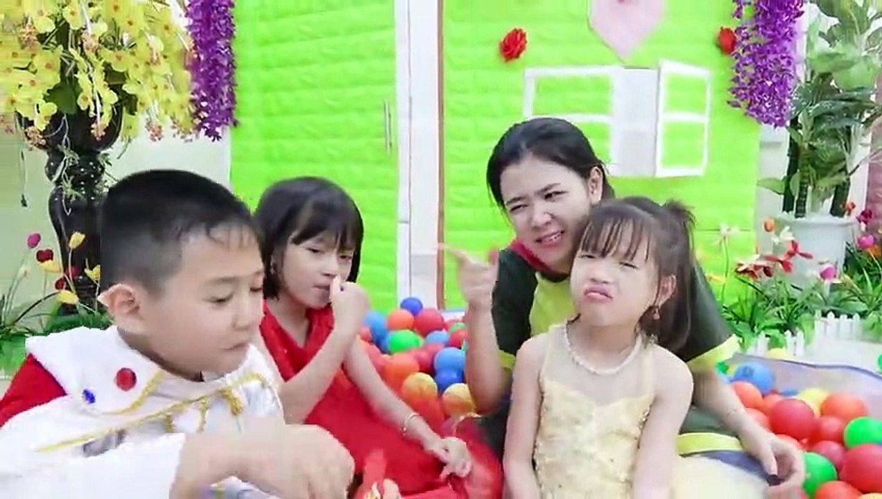 Strict mommy play with Finger Snack colorful | Nursery Rhymes -   Kinderlieder und lernen Farben