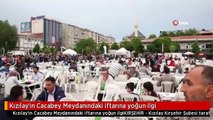 Kızılay'ın Cacabey Meydanındaki iftarına yoğun ilgi