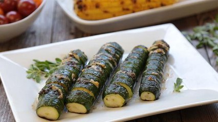 How to Make Garlic-Parmesan Hasselback Zucchini