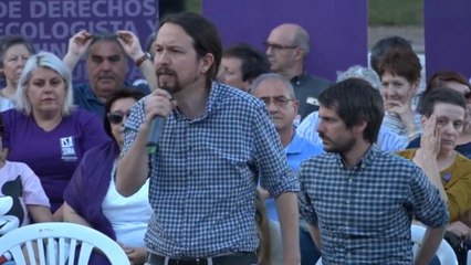 Iglesias asegura que no hincan "la rodilla ante los poderosos"