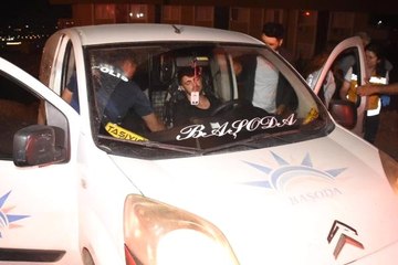 15 Metrede Asılı Kalan Aracın Sürücüsü Bir Türlü Uyandırılamadı