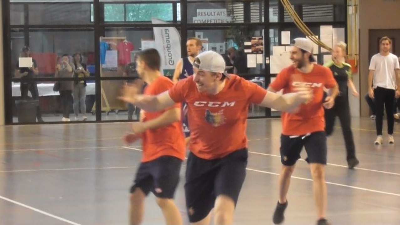 Les Brûleurs de Loups affrontent Gières... dans un match de basket !