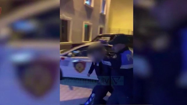 Trafikonin mina me telekomandë, arrestohen dy të rinjtë - News, Lajme - Vizion Plus