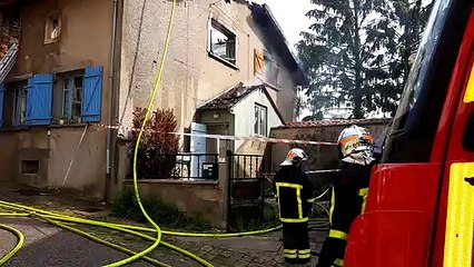 Une maison entièrement ravagée par les flammes à  Prény