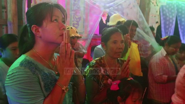 Funeral i gëzuar e luksoz, në vendin më të varfër të Azisë - Top Channel Albania - News - Lajme