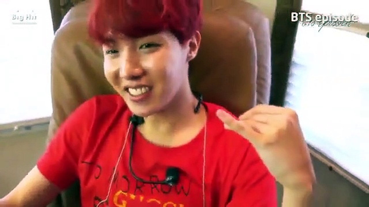 Phản ứng của Khalid và BTS khi gặp nhau phía sau hậu trường