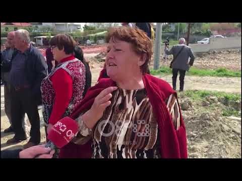 RTV Ora - Banorët e Mbrostarit në protestë: S'kemi rrugë për të shkuar në shtëpi