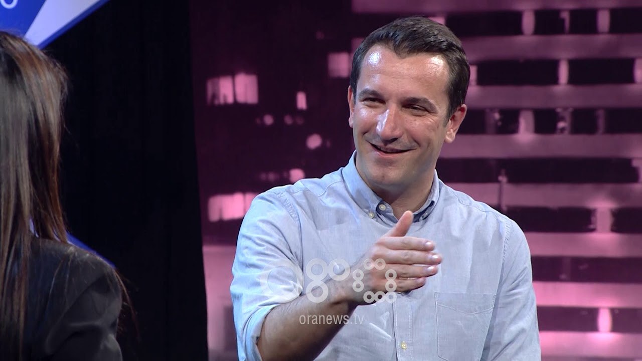 Mos i fol shoferit - A i ka ndërtuar lali Eri shkollat ku ka qenë Ajola?