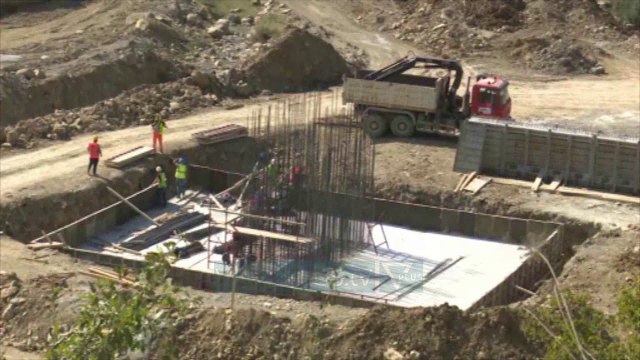 Bllokohen punimet në aksin Qukës-Qafë Plloçë - News, Lajme - Vizion Plus