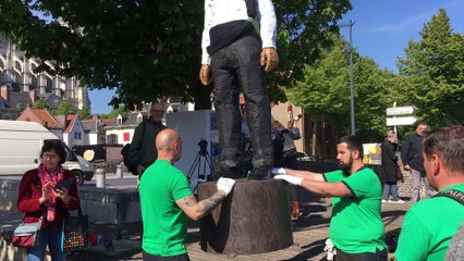 L'homme sur sa bouée est de retour quartier Saint-Leu à Amiens