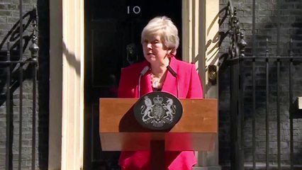 Theresa May breaks down in tears announcing her 7 June resignation