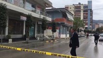Report TV - Vlorë, eksploviz në një zyrë avokatie pranë Gjykatës, policia rrethon zonën