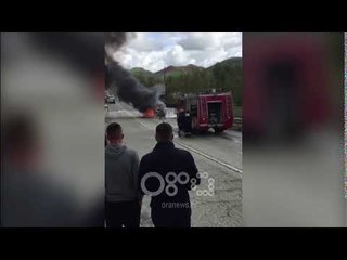 RTV Ora - Shkrumbohet automjeti në Elbasan, mori flakë ndërsa ishte në lëvizje