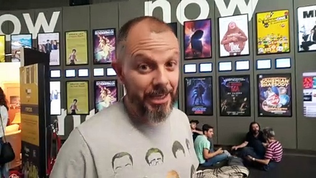 Fernando Cabrera (actor de doblaje de Sheldon Cooper) en la premiere de Big Bang Theory (Madrid)