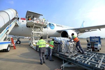 Bursalı İş Adamı İlk Kargo İhracatında Paris'e 1 Ton Baklava Satışı Gerçekleştirdi